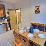 Orientarium Atlas Arena Family House Holiday home *